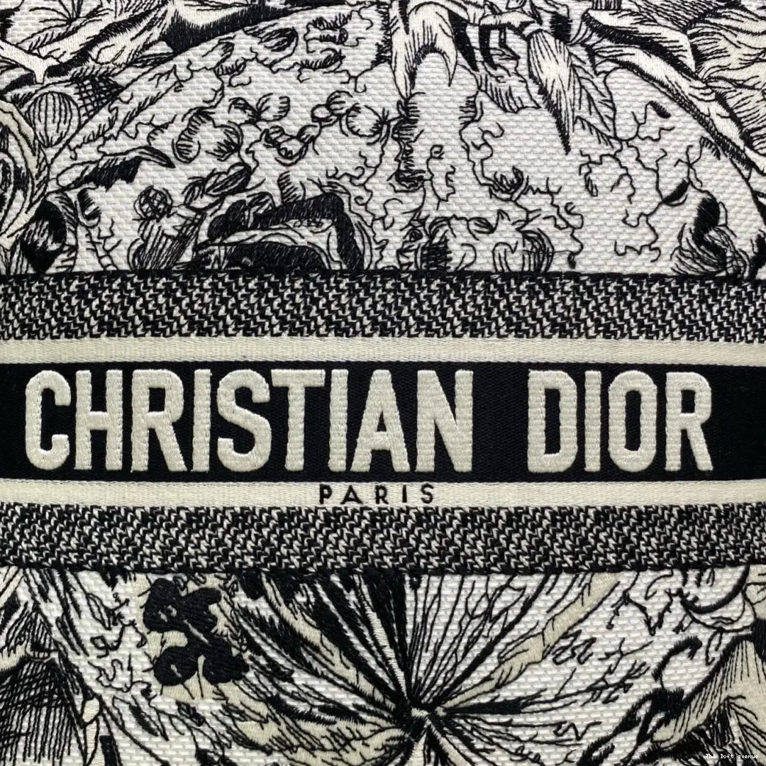 CHRISTIAN WORLD PILLOW BLACK MOTIF 0729